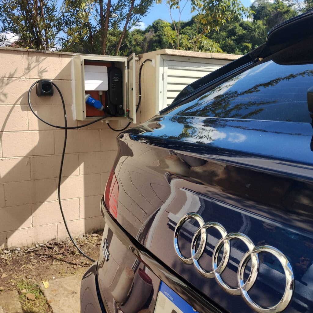 Instalação de Carregador e quadro de proteção para AUDI Q5 em Jundiaí